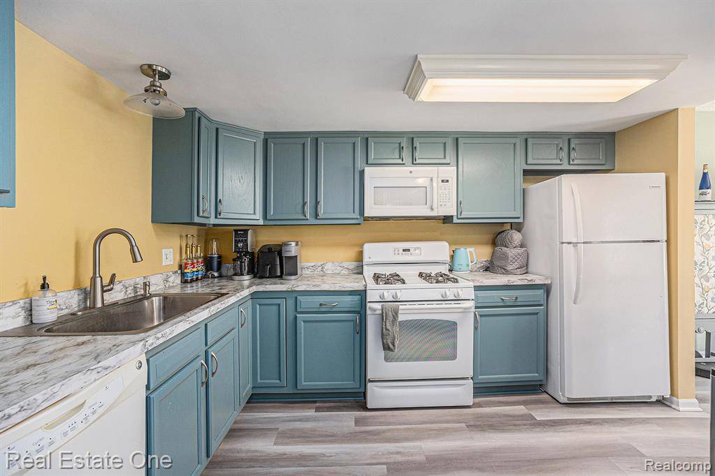 Ann Arbor, MI 48103,239 Fieldcrest Street
