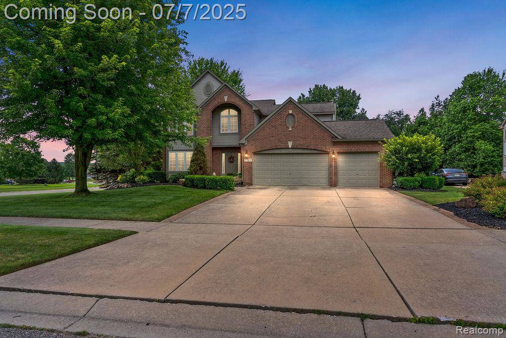 7782 Claiborne Drive, Brighton, MI 48114