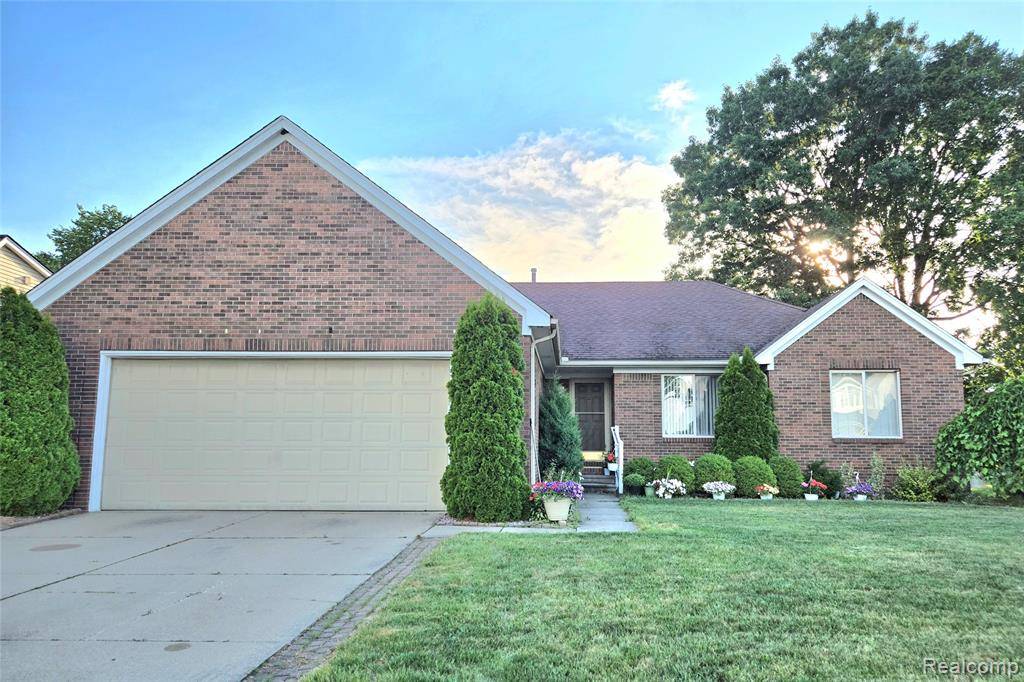 46877 Twin City Trail, Macomb Twp, MI 48044