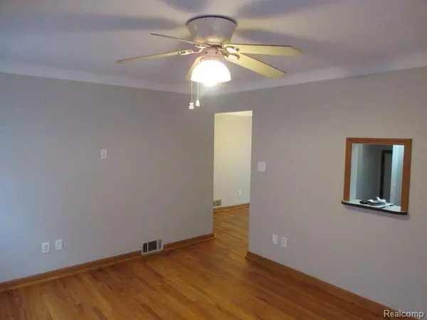 Redford Twp, MI 48240,20404 WAKENDEN