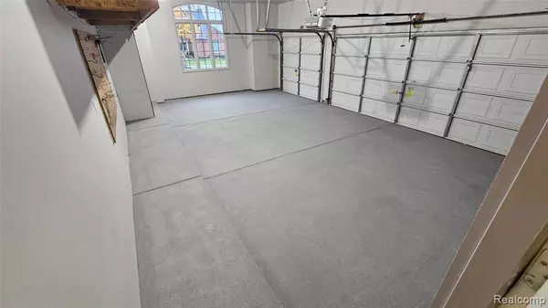 Novi, MI 48374,24145 Windridge Lane