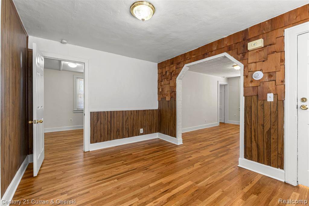 Dearborn Heights, MI 48127,6445 Heyden Street