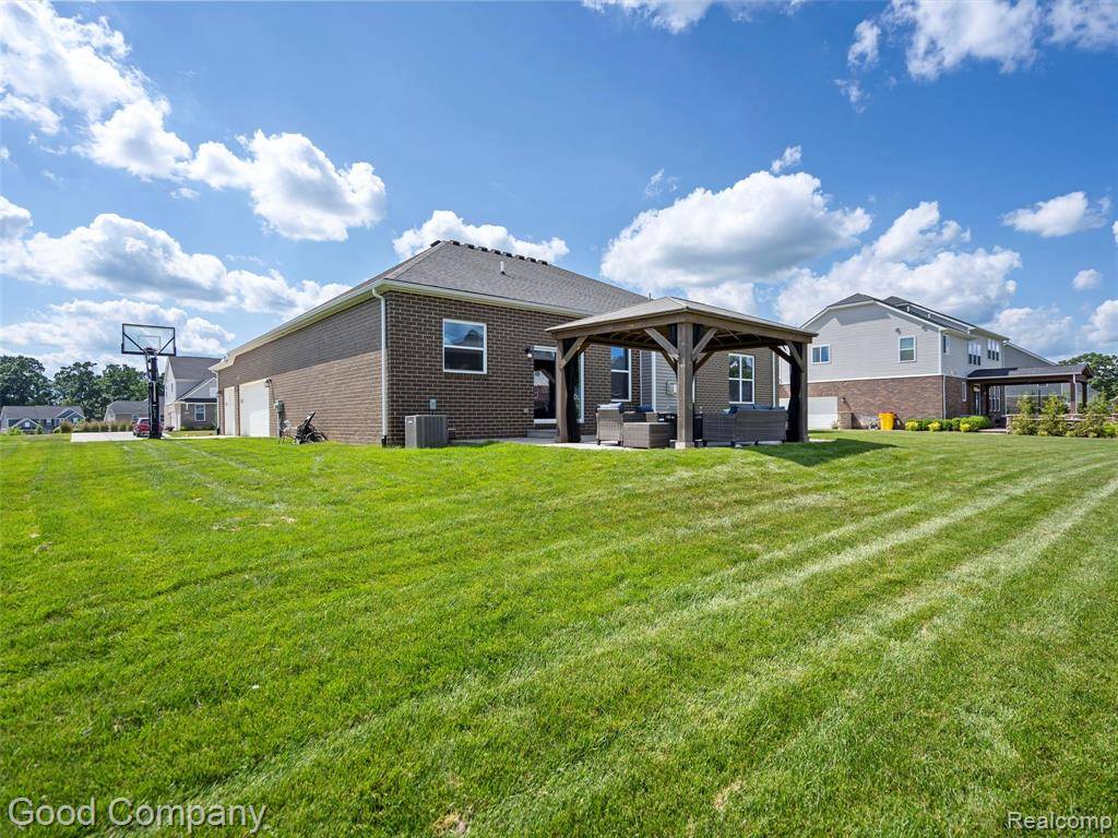 Oakland Twp, MI 48363,1295 Brookline Court
