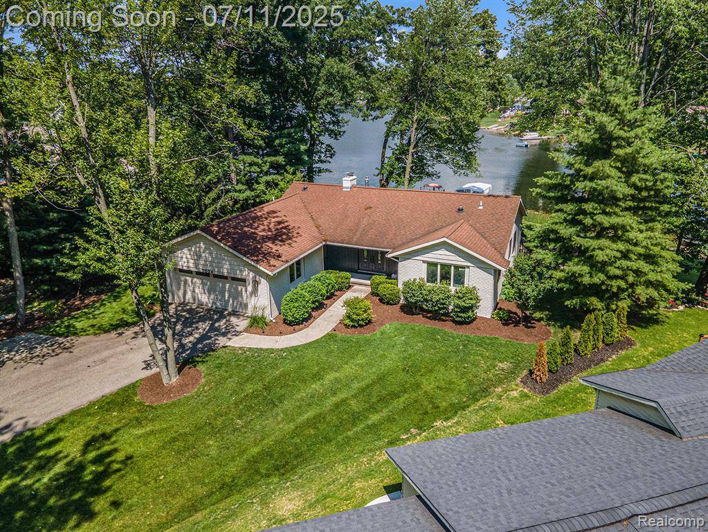 7034 Verde Vista Drive NE, Rockford, MI 49341