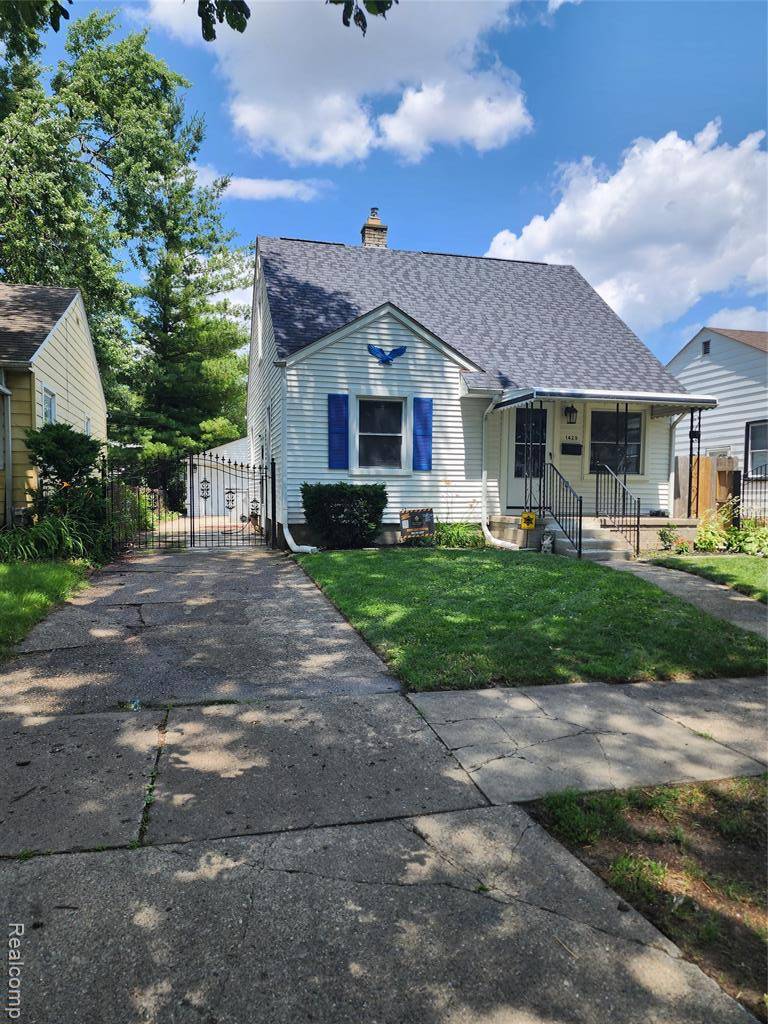 1429 E Milton Avenue, Hazel Park, MI 48030