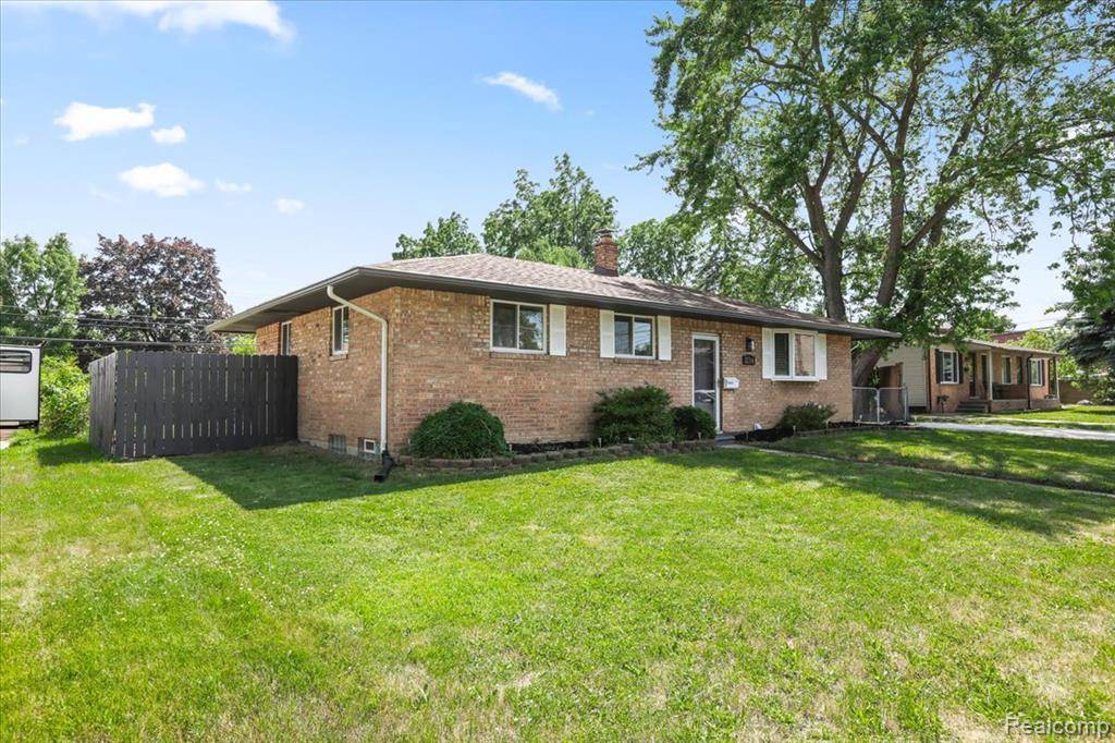 Clinton Twp, MI 48035,22266 E Schafer Street