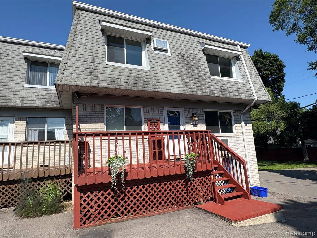 152 Ladd Road A 1, Walled Lake, MI 48390