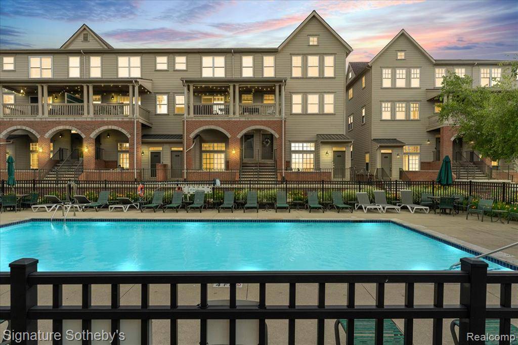 182 Amys Walk, Auburn Hills, MI 48326