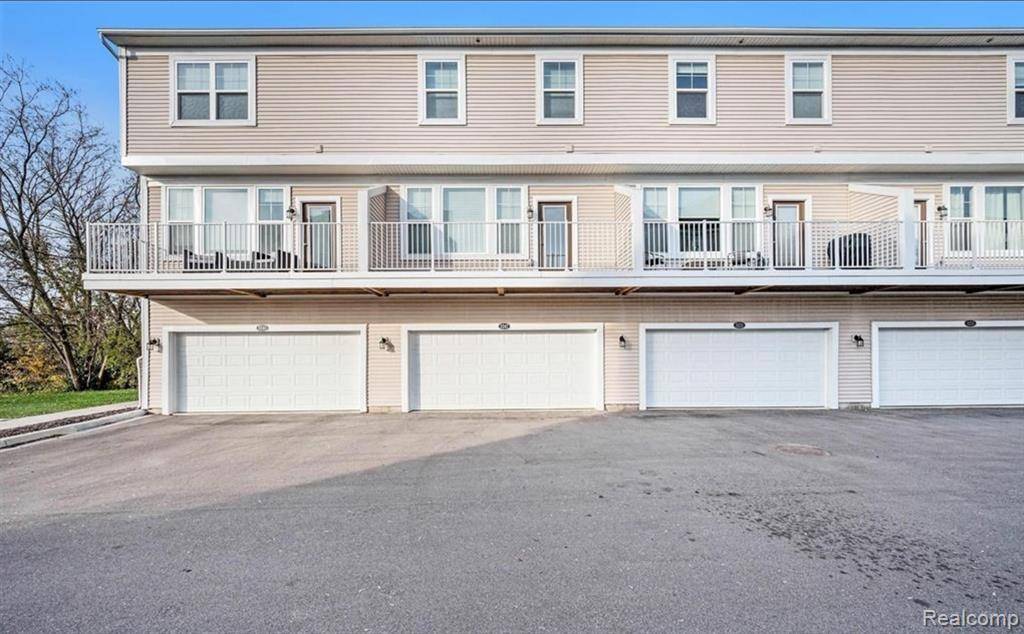 Wixom, MI 48393,3247 Chambers West 81