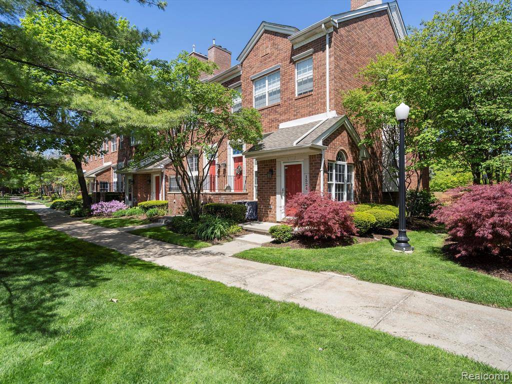 1524 MARYLAND CLUB Drive,  Royal Oak,  MI 48067