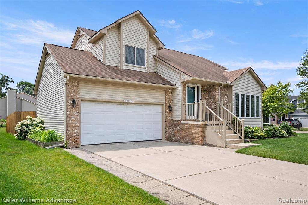 Livonia, MI 48154,27497 Oakley Street