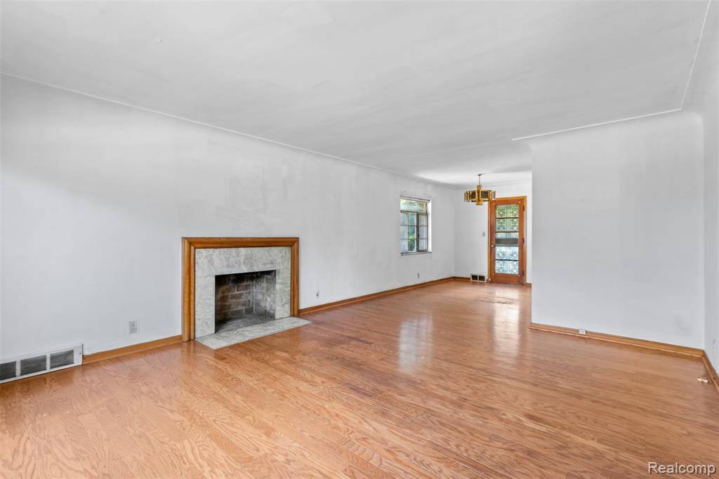 Oak Park, MI 48237,24280 Moritz Street