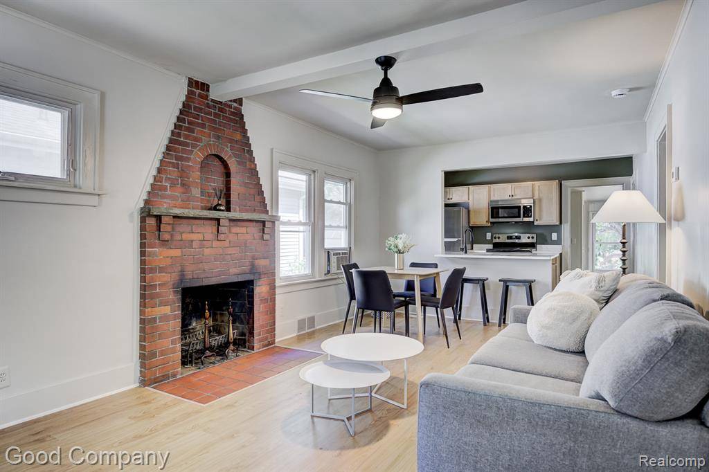 Ferndale, MI 48220,341 E WOODLAND Street