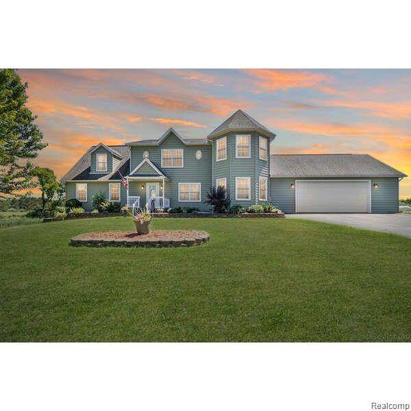 1090 E Jones Road, Cohoctah Twp, MI 48855