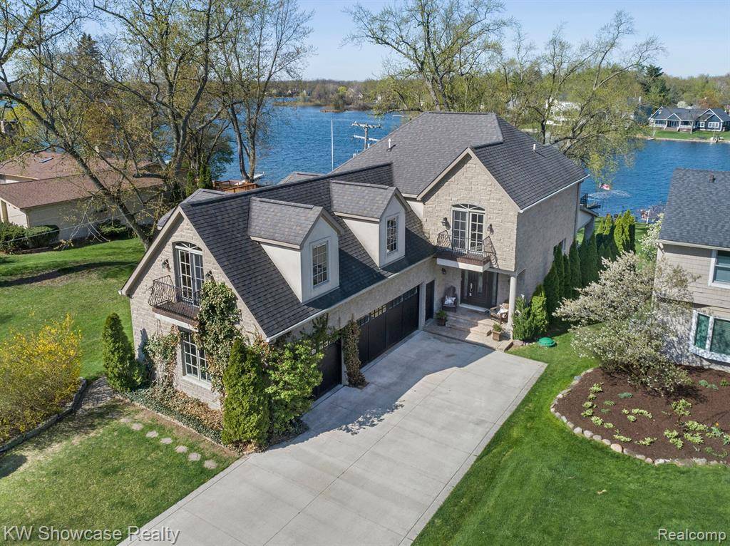 3190 EDGEWOOD PARK Drive, Commerce Twp, MI 48382