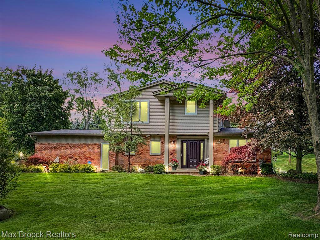 6907 W Knollwood Circle, West Bloomfield Twp, MI 48322