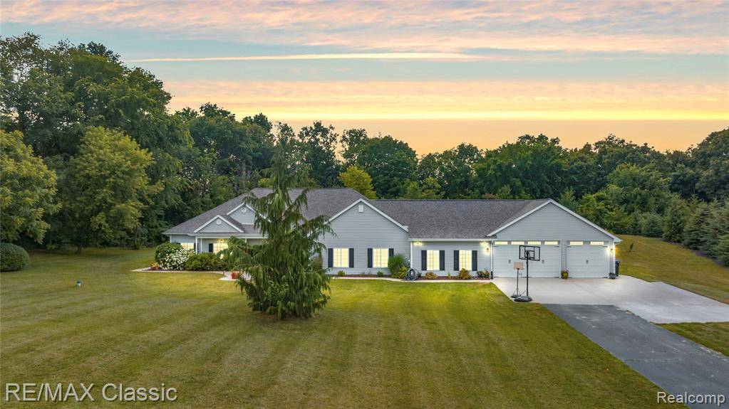 1318 Gray Haven Lane, Brighton, MI 48114