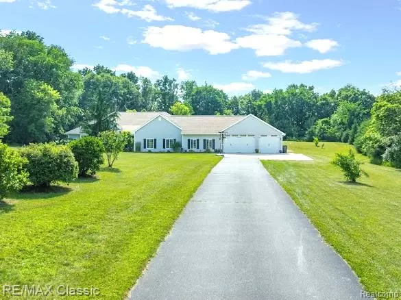 1318 Gray Haven Lane, Brighton, MI 48114