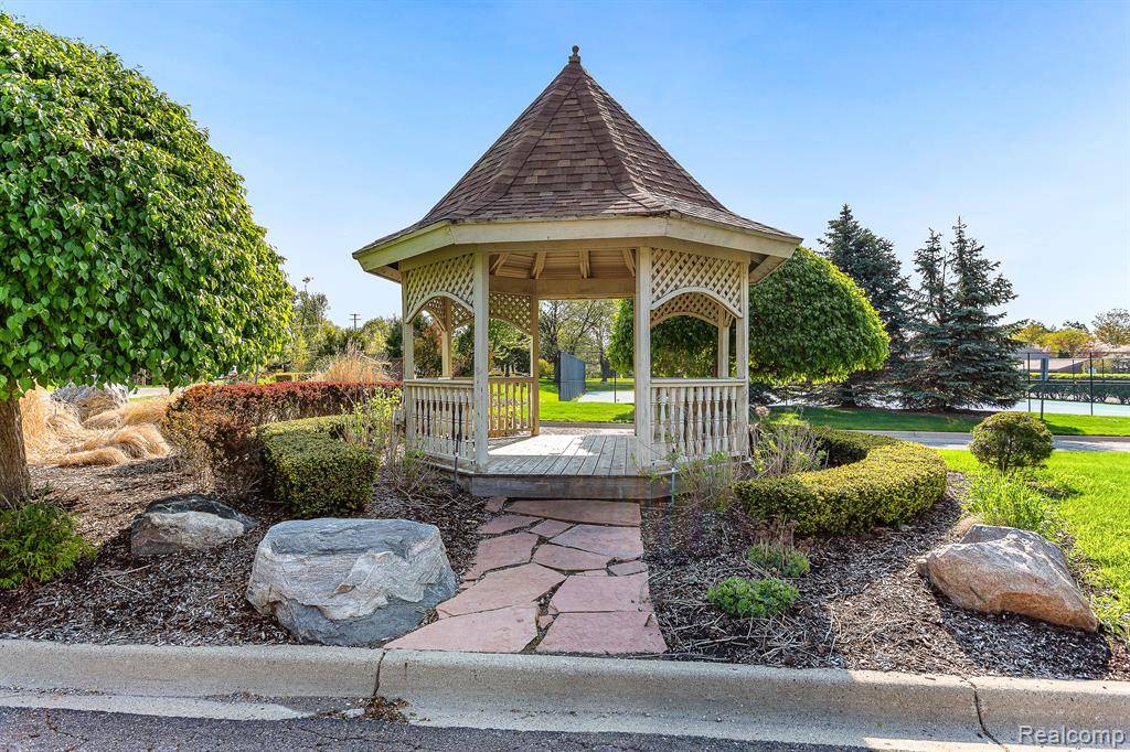 Novi, MI 48375,22222 EDGEWATER