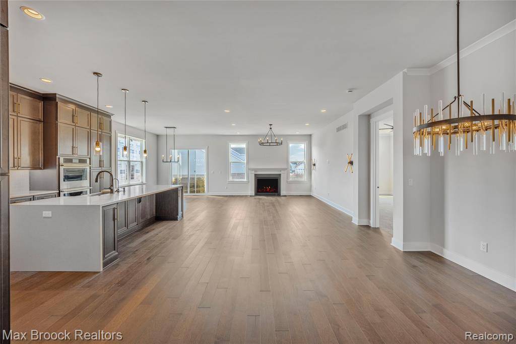 West Bloomfield Twp, MI 48322,5636 Suffolk Court