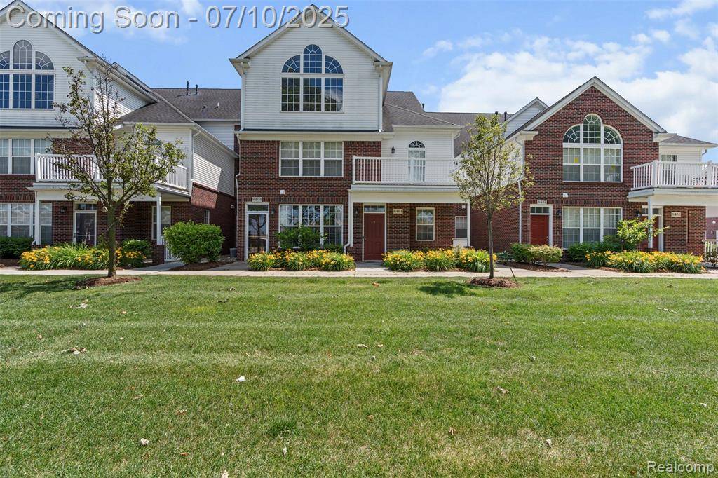 Warren, MI 48093,8461 Towne Center Circle N