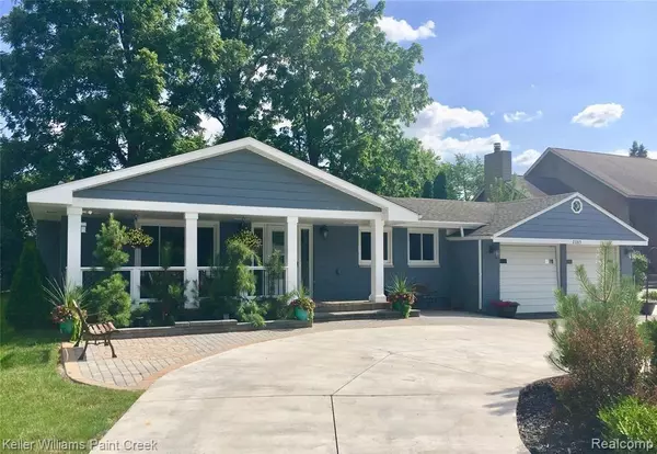 West Bloomfield Twp, MI 48323,2185 LANGHAM Drive