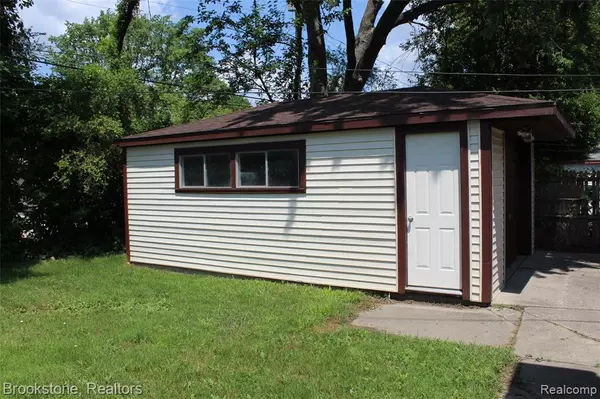 Redford Twp, MI 48240,20501 Centralia