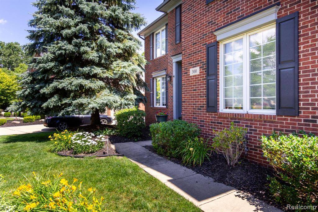 Canton Twp, MI 48187,300 E Canford Park
