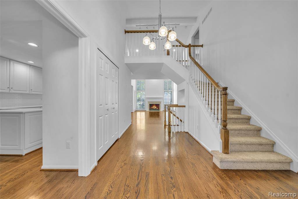 Bloomfield Hills, MI 48304,881 Tartan Trail
