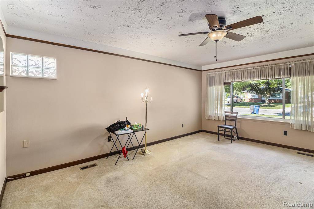 Dearborn Heights, MI 48127,8476 Robindale Avenue