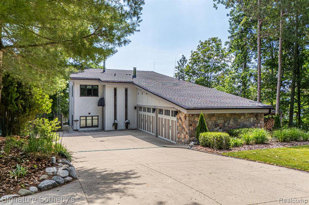 Milton Twp, MI 49676,8641 Brettonwood Shores Road