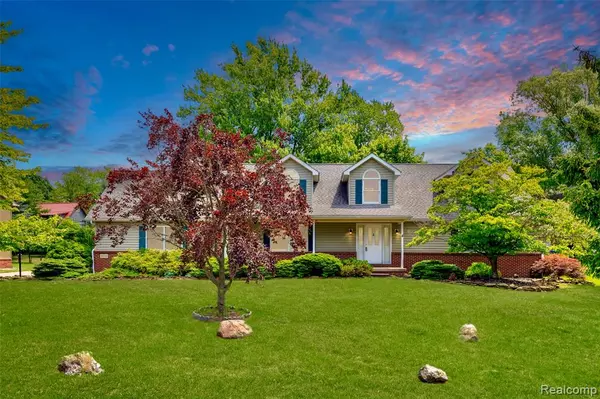 Grosse Ile Twp, MI 48138,24535 Halley Crescent Drive