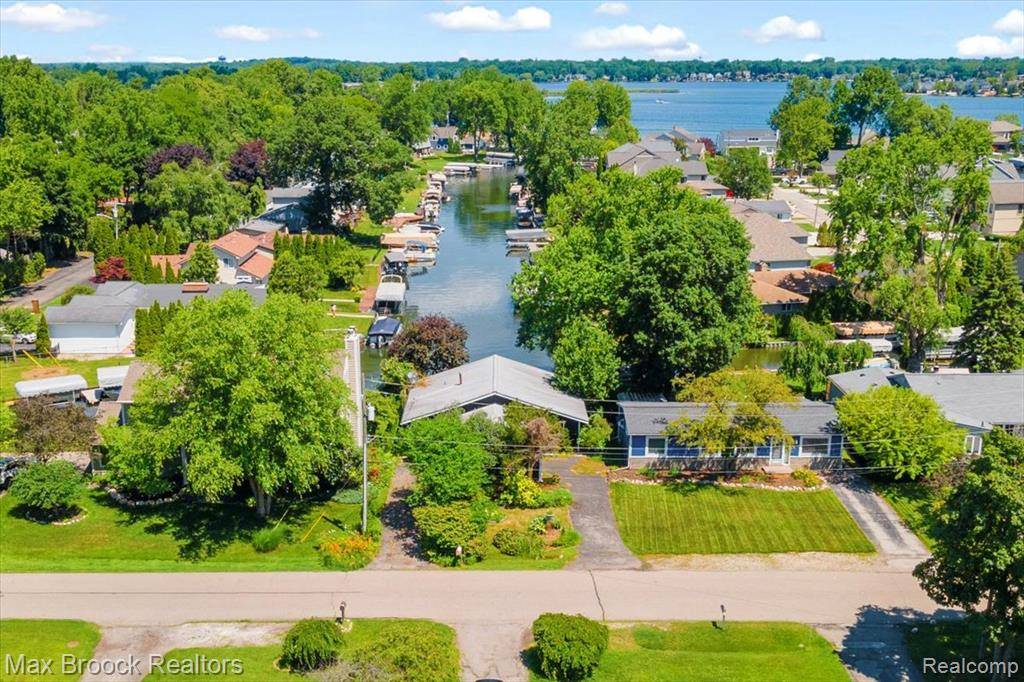 Keego Harbor, MI 48320,2840 Wall Street
