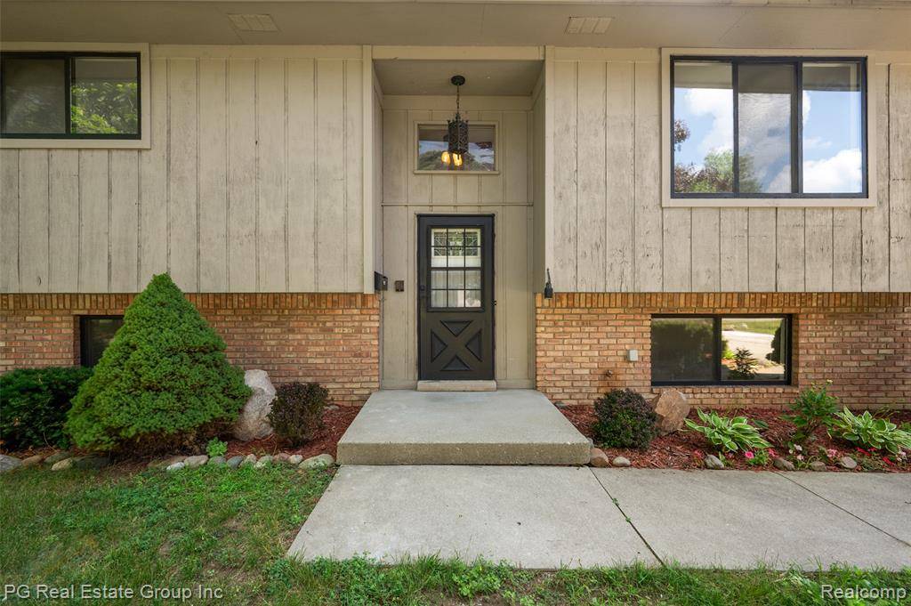 Washington Twp, MI 48094,7427 Emerson