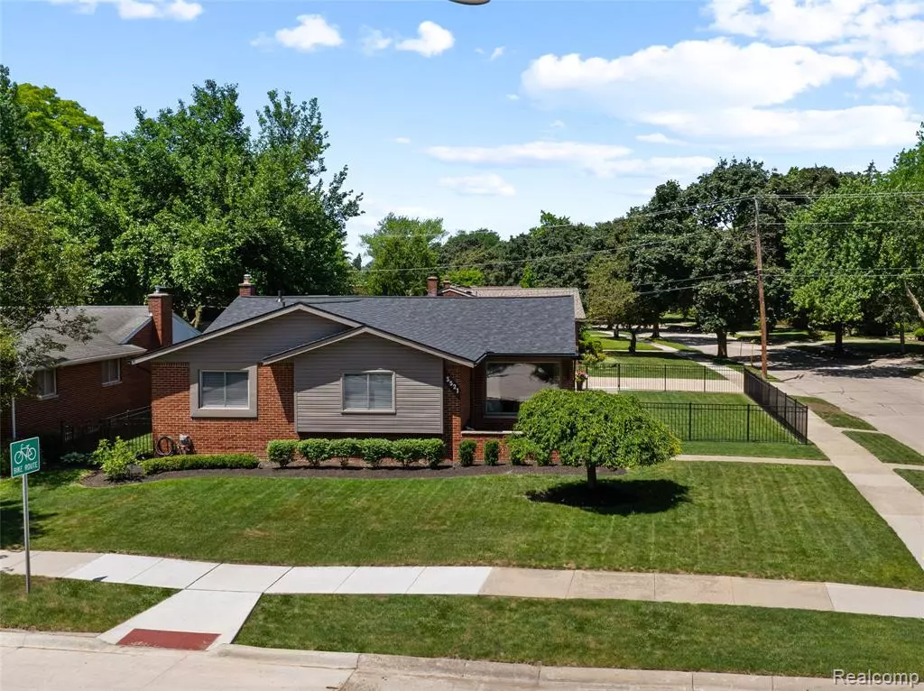 Royal Oak, MI 48073,3521 Hillside Drive