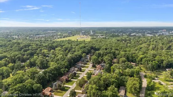 Southfield, MI 48033,25426 Lindenwood Lane