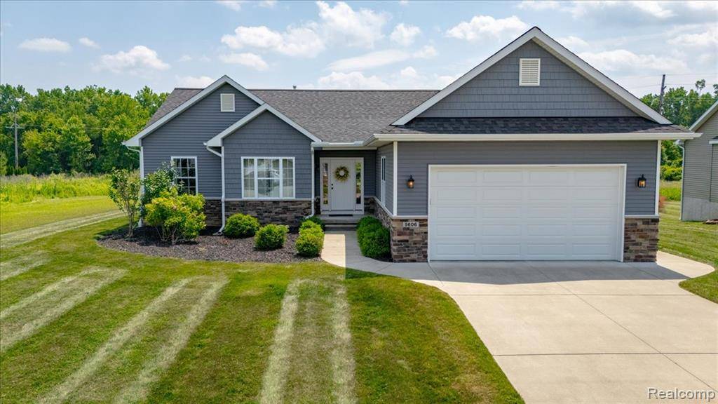 5606 Chatham Lane, Grand Blanc, MI 48439