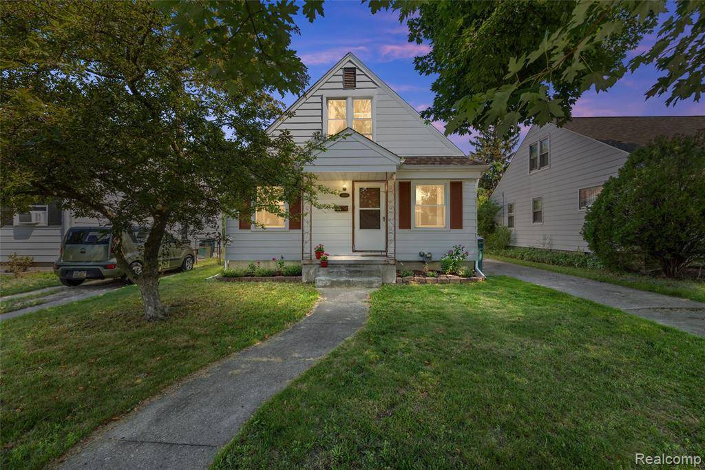8600 Saratoga Street, Oak Park, MI 48237