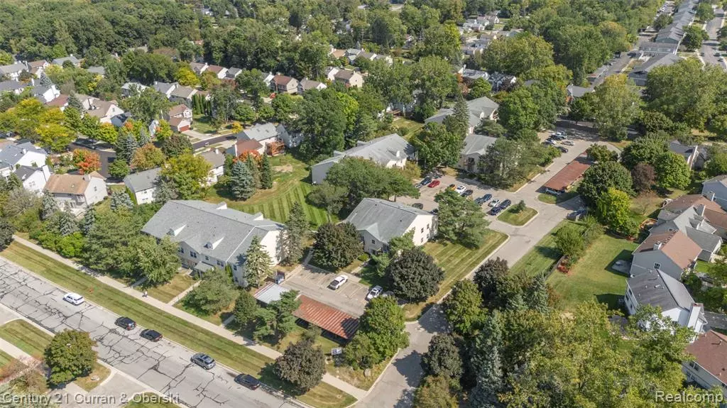 841 Bloomfield Village Boulevard Unit #H, Auburn Hills, MI 48326