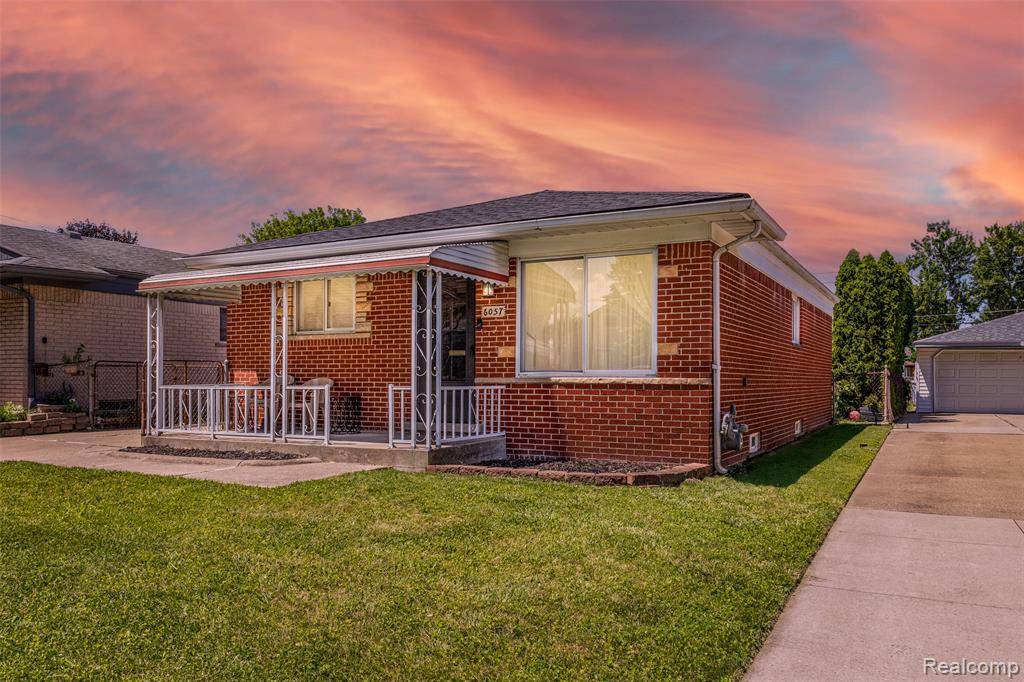 6057 Nightingale Street, Dearborn Heights, MI 48127