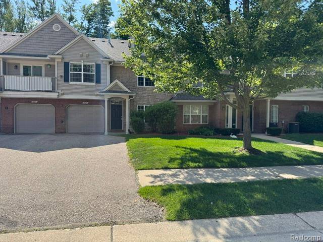 49225 W Woods Drive 20, Shelby Twp, MI 48317
