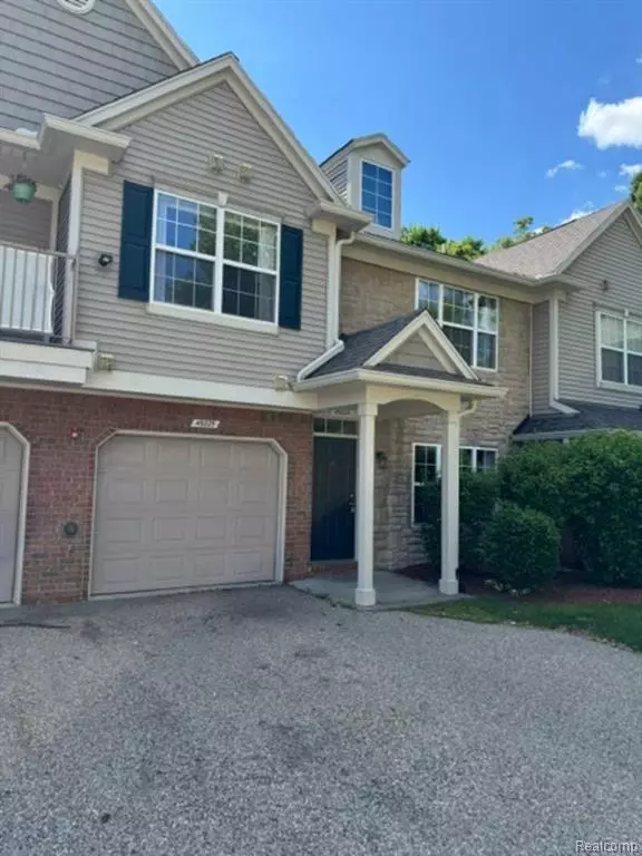Shelby Twp, MI 48317,49225 W Woods Drive 20