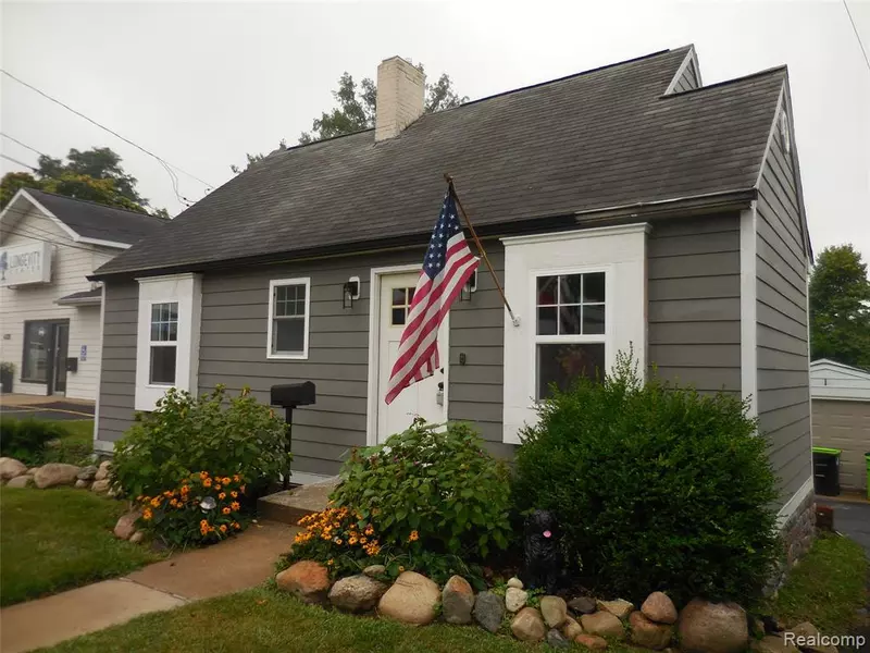 501 N Leroy Street, Fenton, MI 48430