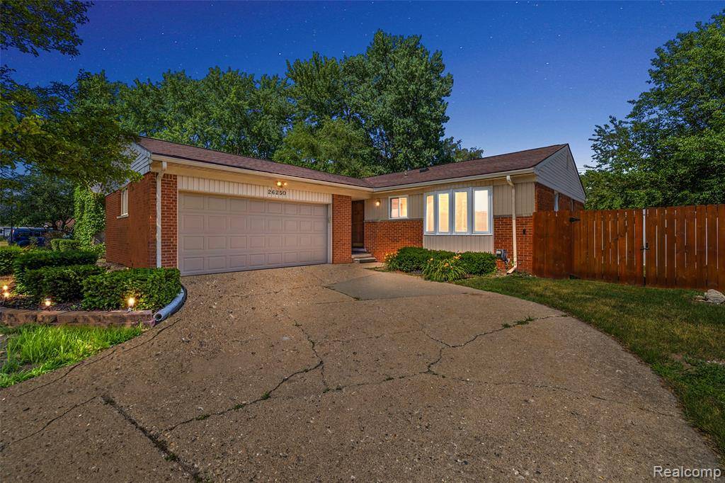 26250 Virginia Drive, Warren, MI 48091