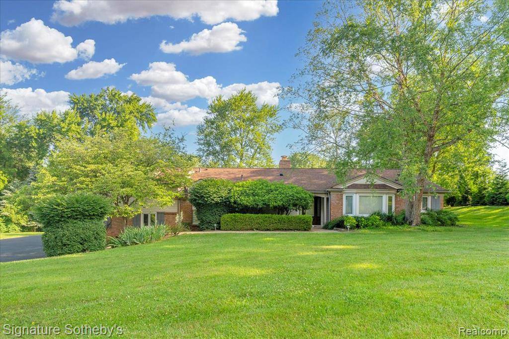 Bloomfield Hills, MI 48302,1656 Keller Lane