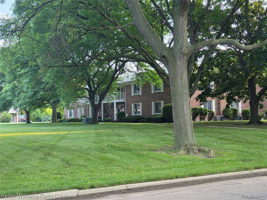 42231 Toddmark Lane, Clinton Twp, MI 48038