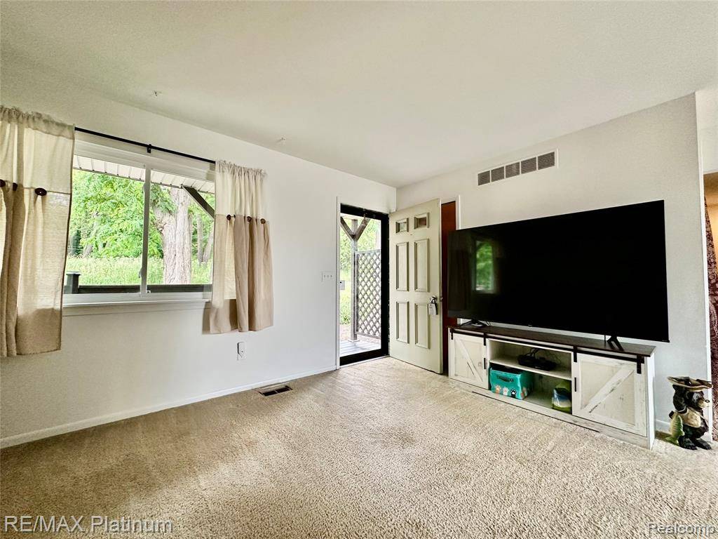 Howell, MI 48855,5729 Crandall Road