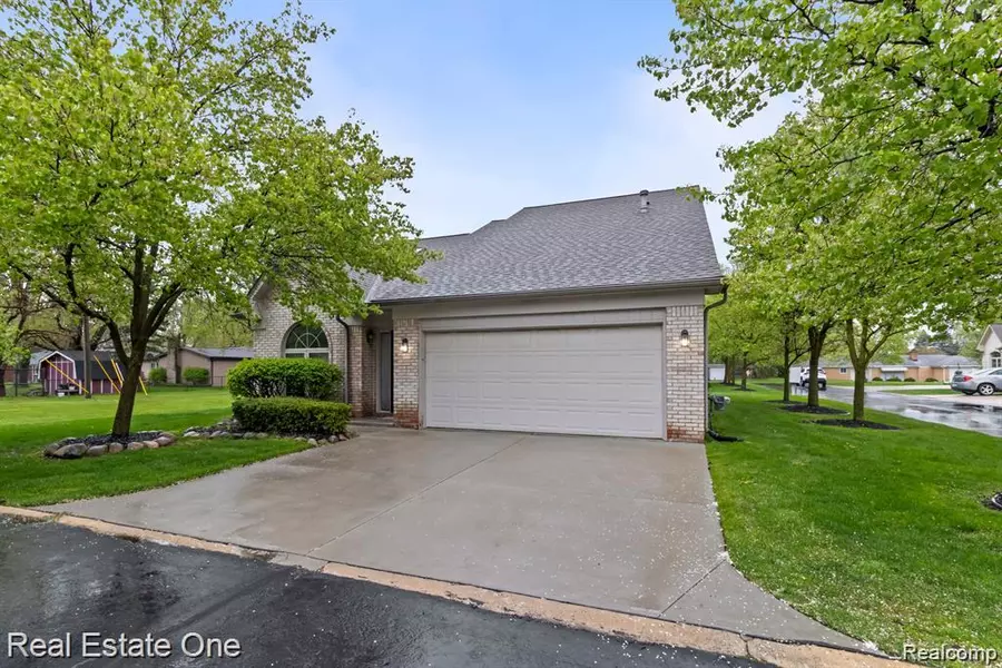 45089 KLINGKAMMER Street, Utica, MI 48317