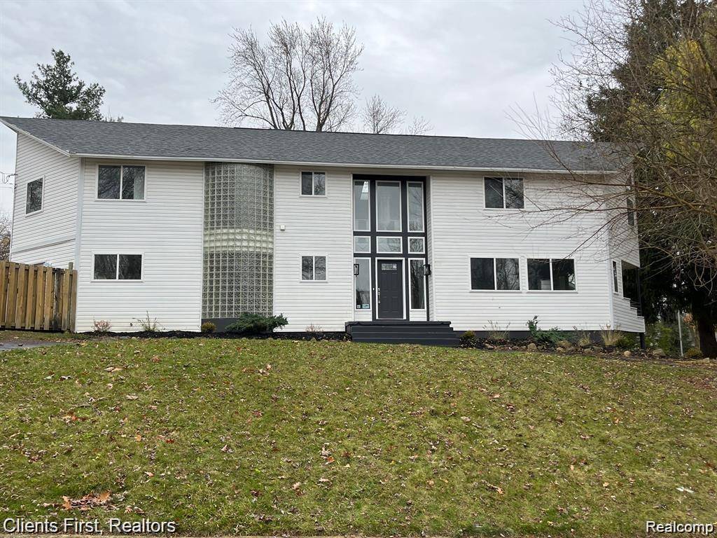 4199 MOTORWAY Dr Drive, Waterford Twp, MI 48328