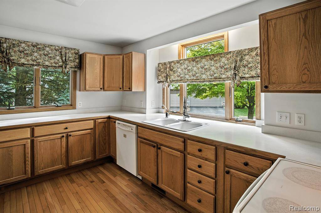 Brighton, MI 48116,920 Mildred J Court 67
